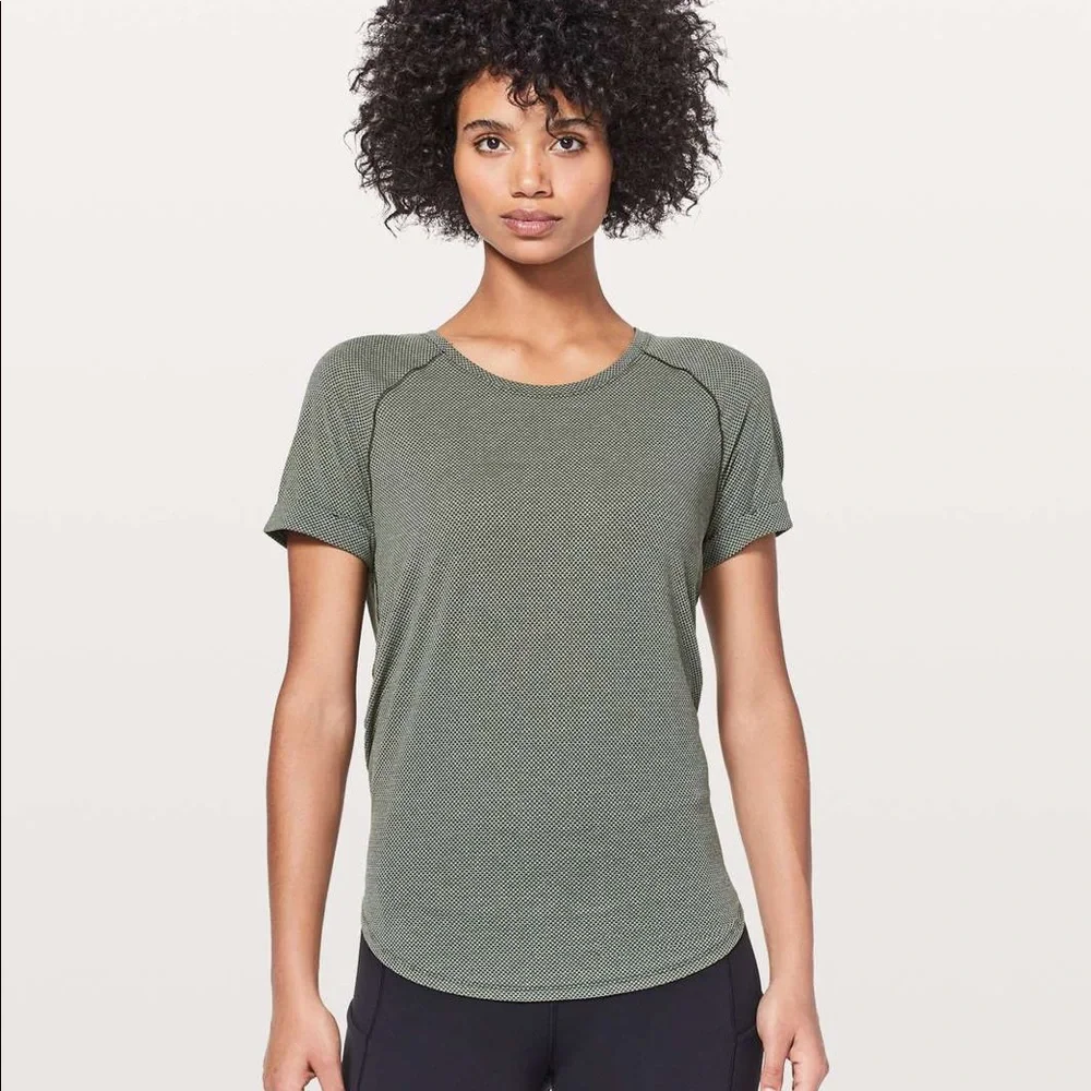 NWOT Lululemon Open Up Tie Back Tee Heathered Camo Green - Picture 5 of 6